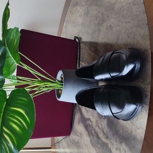 Pointed Toe Penny Style Loafers